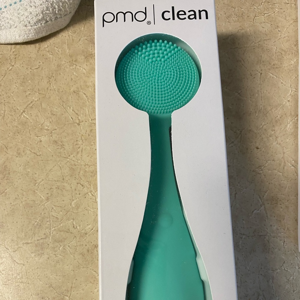 Smart Facial Cleansing Device